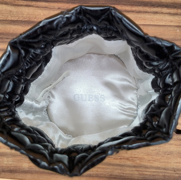GUESS Black Quilted Women's Drawstring Pouch, Like New, Very Cute! - Picture 4 of 6